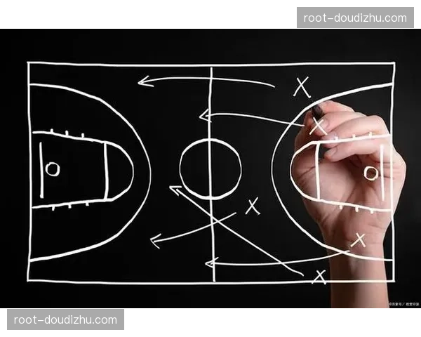 现代篮球战术注重0.5秒决策原则 大幅提升进攻节奏与效率 现代篮球战术注重0.5秒决策原则 大幅提升进攻节奏与效率